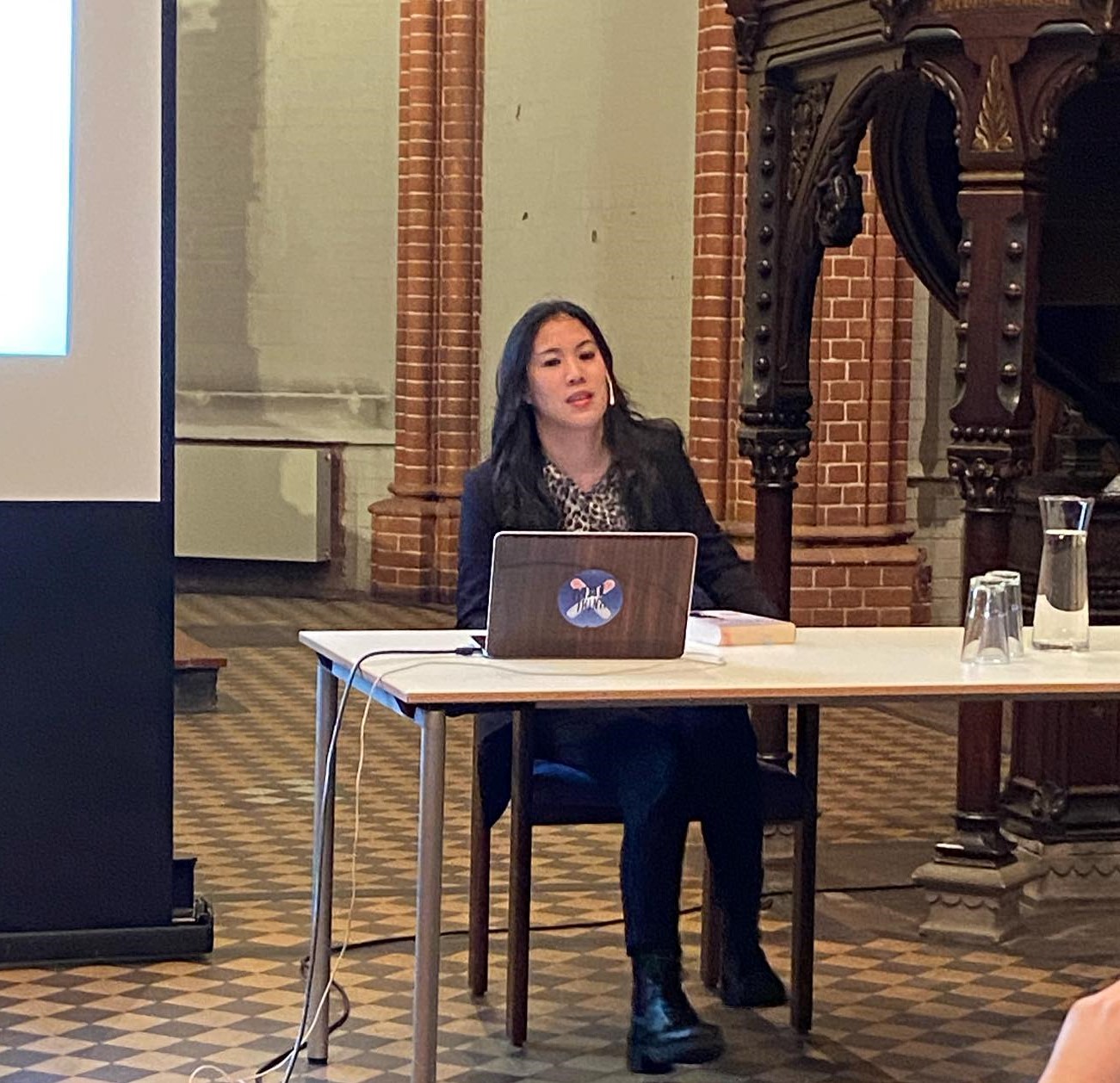 Unsere lesung mit Dr.Mai Thi Nguyen-K…